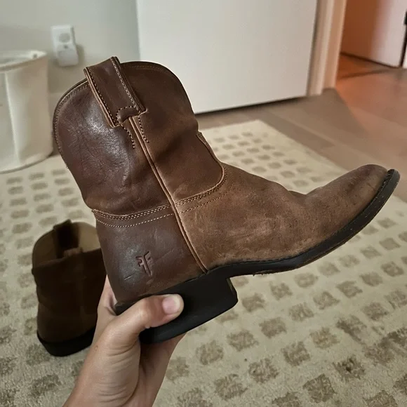 Frye Billy Short Boots - Picture 3 of 7